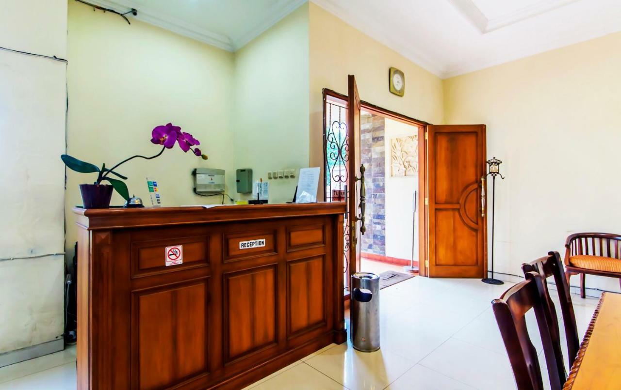 Puri Bernadi Guest House Lembang Exterior photo