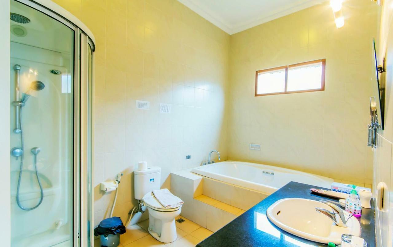 Puri Bernadi Guest House Lembang Exterior photo
